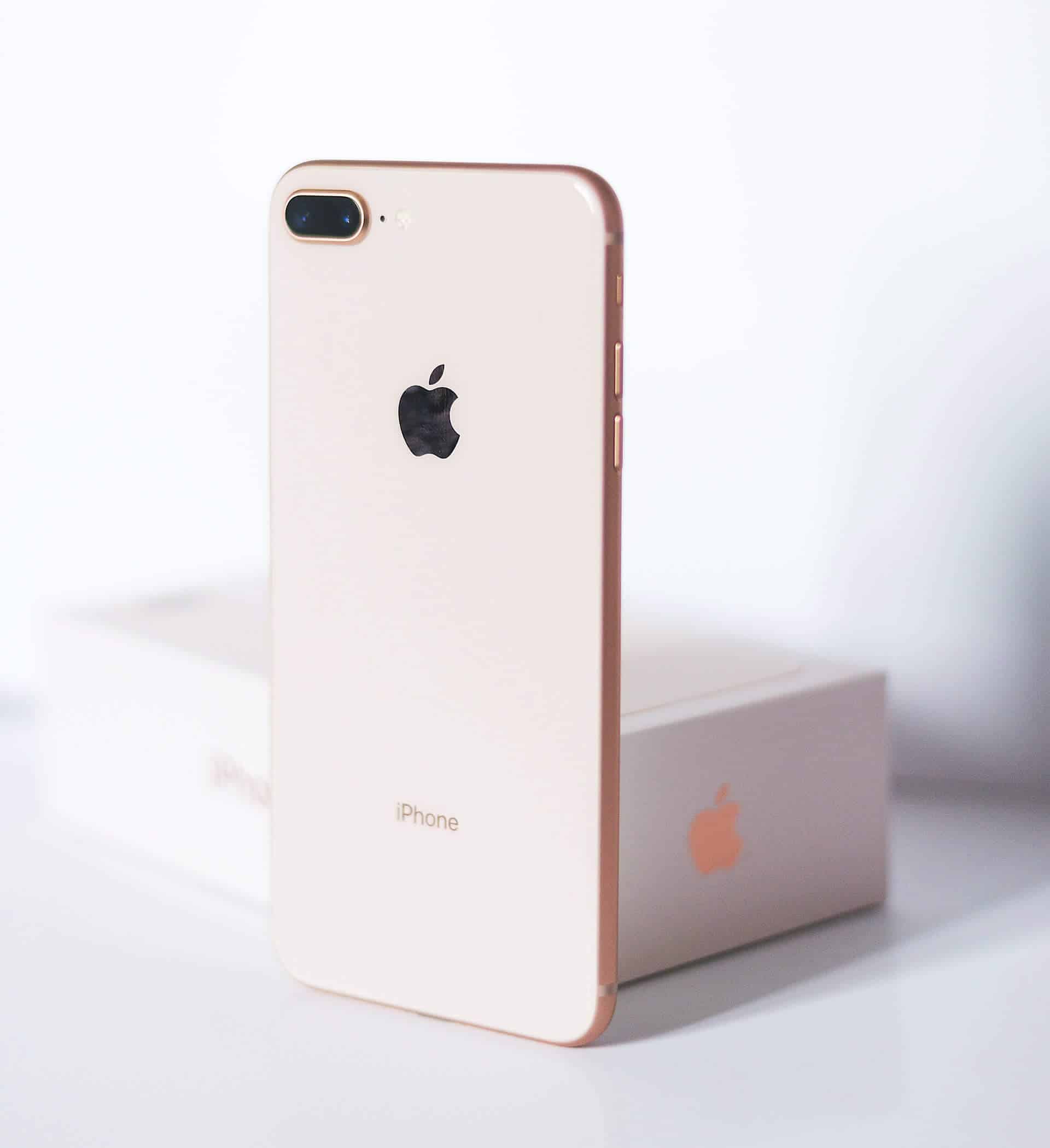 ما اسم هاتف آبل القادم؟ iPhone SE 3 أم iPhone SE Plus 5G؟